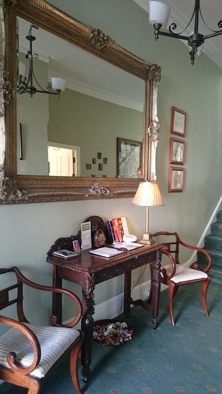 17 Wilmington Square Bed and Breakfast Eastbourne Exteriör bild
