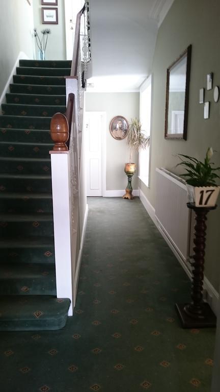 17 Wilmington Square Bed and Breakfast Eastbourne Exteriör bild