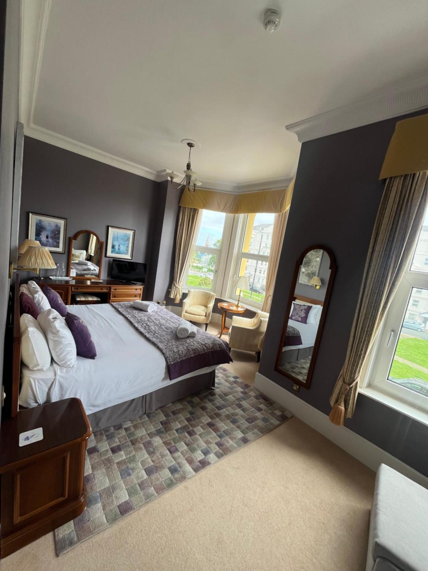 17 Wilmington Square Bed and Breakfast Eastbourne Exteriör bild