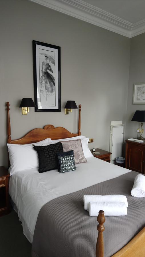 17 Wilmington Square Bed and Breakfast Eastbourne Exteriör bild